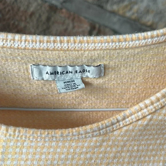 American Eagle Crop Top - Picture 2 of 3